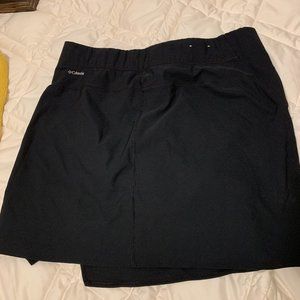 COLUMBIA BLACK SKORT!